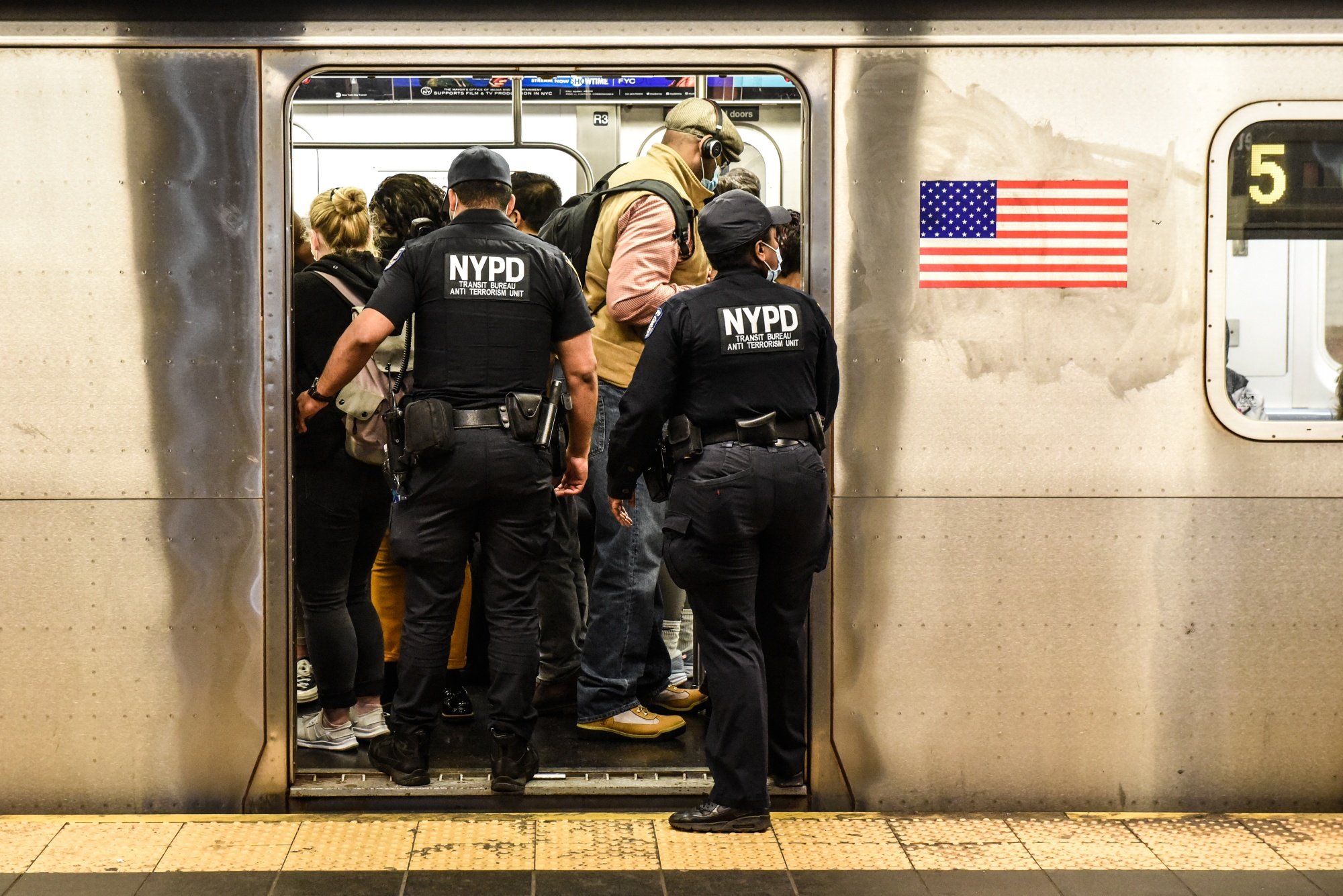 個人装備 NYPD TRANSIT BUREAU ANTI TERRORISOM UNIT NY judge blocks Trump administration from defunding antiterrorism